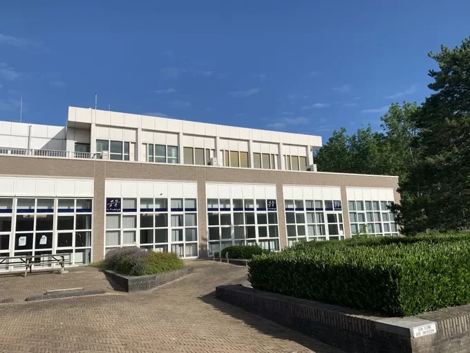 Zet bewoners Ampèrestraat niet te vroeg hun huis uit